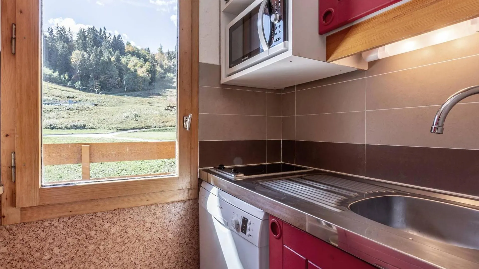 2P Au Pied Des Pistes, 2 Balcons, Lumineux, Proche Ecole De Ski Et Commerces, Animaux Permis - Fr-1-356-301 Valmorel 0*,  France